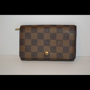 Louis Vuitton long zippy wallet